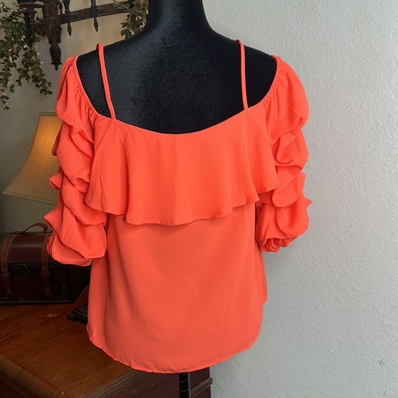 NWT Tacera | Coral Puff Tier Cold Shoulder Top | Size Small - Picture 5 of 10